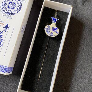 Japanese Enameled Metal Emblem Book Mark Blue White